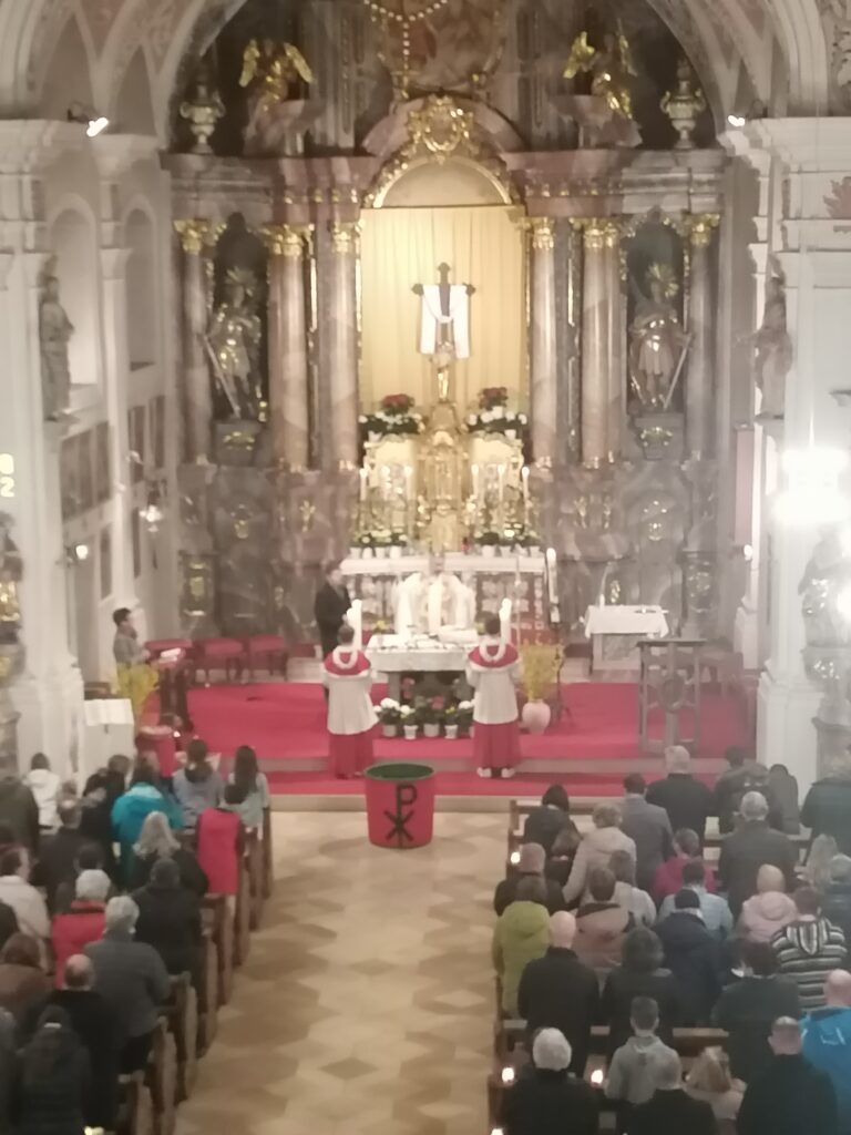 Viele Gläubige fanden sich ein
